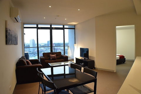 Royal Stays Apartments Southbank - Tourism Gold Coast 3