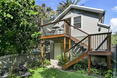 Private Garden Apartment Minutes Walk To Station NBN01 - Tourism Gold Coast 0