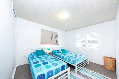 Hibiscus Court Unit 4 - Tourism Gold Coast 1