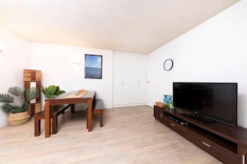 Hibiscus Court Unit 4 - Tourism Gold Coast 3