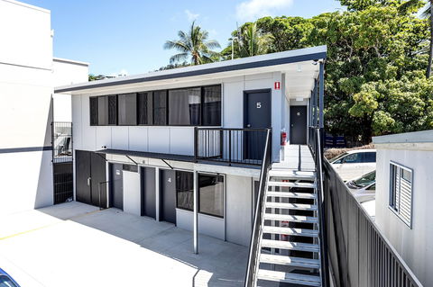 Airlie Sun & Sand Accommodation 6 - Tourism Gold Coast 1