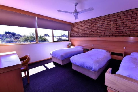 Flinders Cove Motor Inn - Tourism Gold Coast 6