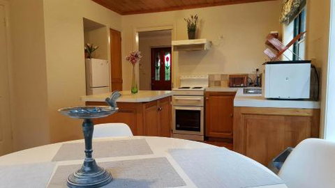 3 Batten Street - Tourism Gold Coast 3