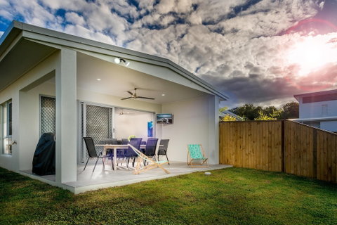 Blue Lagoon Villa B - Tourism Gold Coast 1