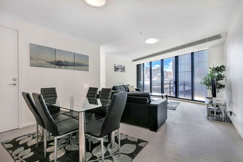 MJ Shortstay Whiteman St Apartments - Tourism Gold Coast 2