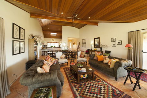 Rosby Guesthouse - Tourism Gold Coast 1