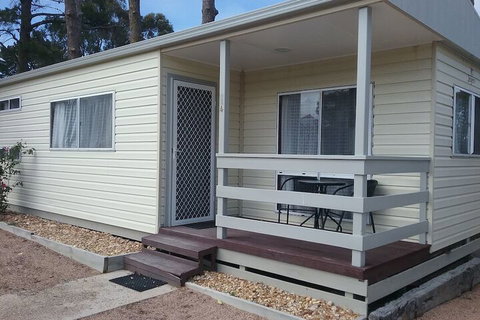 Lakes Caravilla Caravan Park - Tourism Gold Coast 1