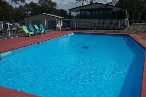 Lakes Caravilla Caravan Park - Tourism Gold Coast 4
