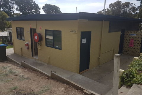 Lakes Caravilla Caravan Park - Tourism Gold Coast 3