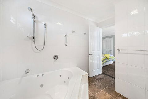 Forresters Beach Bed & Breakfast - Tourism Gold Coast 2