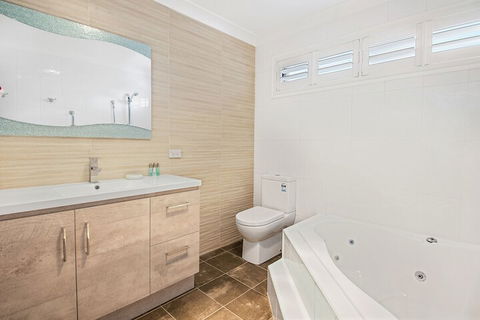 Forresters Beach Bed & Breakfast - Tourism Gold Coast 1