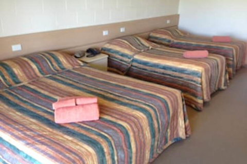 Tenterfield Golf Club Fairways Lodge - Tourism Gold Coast 3