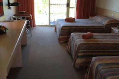 Tenterfield Golf Club Fairways Lodge - Tourism Gold Coast 4
