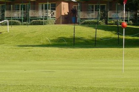 Tenterfield Golf Club Fairways Lodge - Tourism Gold Coast 2