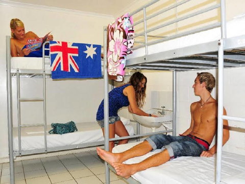 Flying Monkey Backpackers - Tourism Gold Coast 0