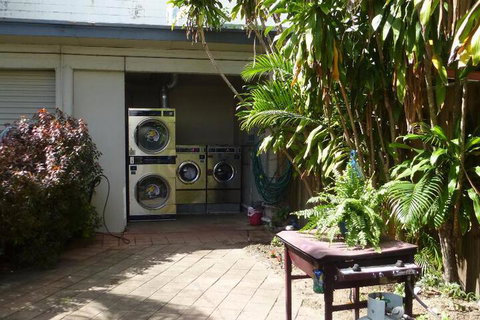 Lazy Duck Hostel - Tourism Gold Coast 3