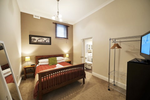 Burnie City Apartments - Tourism Gold Coast 4