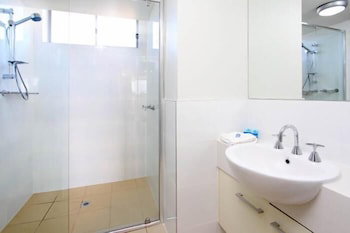 P A Apartments - Tourism Gold Coast 6