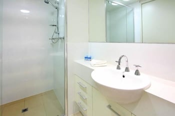 P A Apartments - Tourism Gold Coast 3