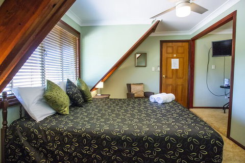 Ainslie Manor B&B - Tourism Gold Coast 6
