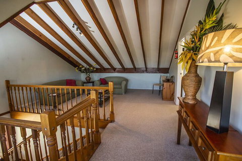 Ainslie Manor B&B - Tourism Gold Coast 4