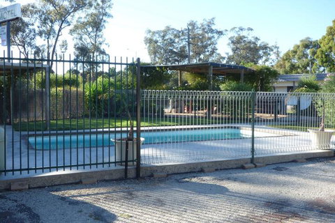 Calder Family Motel - Tourism Gold Coast 4