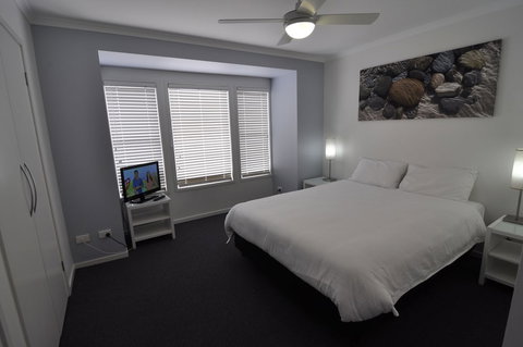 Bluedock Apartments - Tourism Gold Coast 3