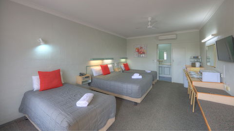 Alluna Motel - Tourism Gold Coast 2