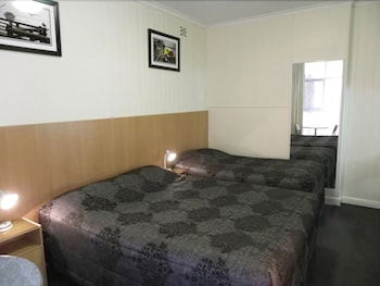 Albury Clifton Motel - Tourism Gold Coast 1