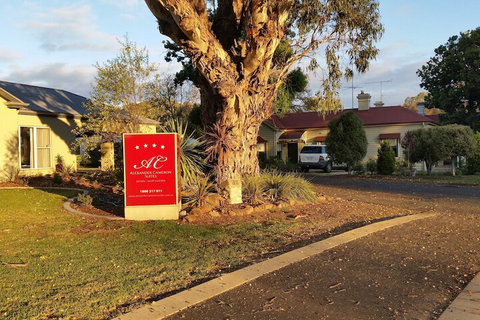Alexander Cameron Suites - Tourism Gold Coast 4