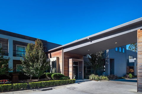 Gibraltar Hotel Bowral - Tourism Gold Coast 0