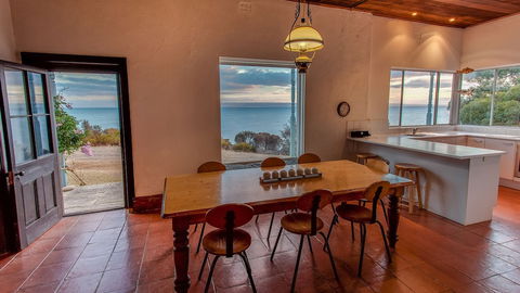 Antechamber Bay Retreats - Tourism Gold Coast 3