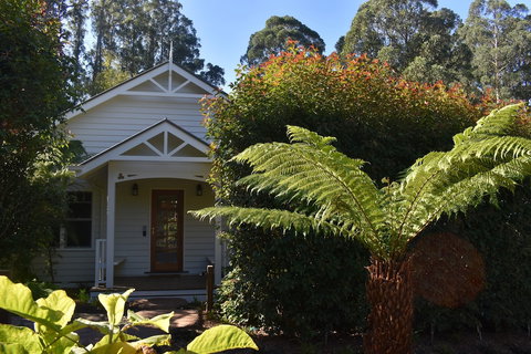 Gatehouse Cottage At Merrow Cottages - Mt Dandenong - Tourism Gold Coast 0