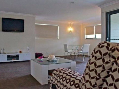 Breeze Bed & Breakfast - Tourism Gold Coast 5