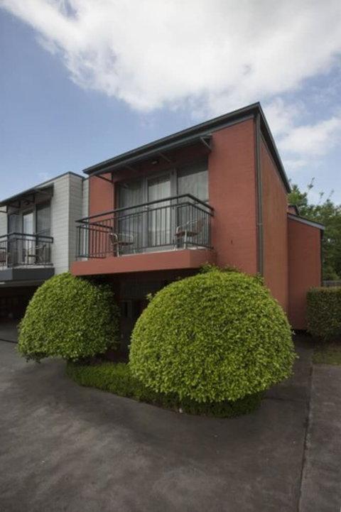 Berry Village Boutique Motel - Tourism Gold Coast 0