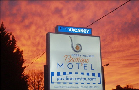 Berry Village Boutique Motel - Tourism Gold Coast 4