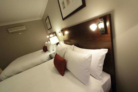 Carlyle Suites & Apartments - Tourism Gold Coast 2