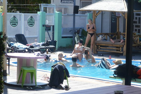 Youth Shack Backpackers - Hostel - Gold Coast 1