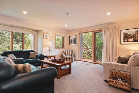 Lhotsky Apartments - Gold Coast 3