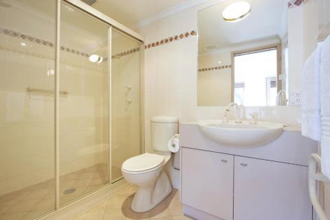 Lhotsky Apartments - Gold Coast 2