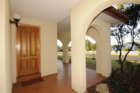 McNevin's Warwick Motel - Tourism Gold Coast 3