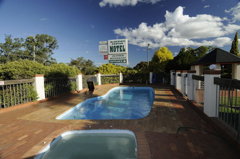 McNevin's Warwick Motel - Tourism Gold Coast 5