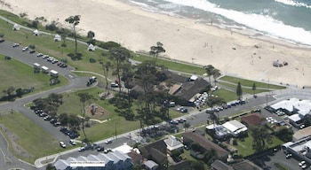 Breakers Apartments Mollymook - Tourism Gold Coast 0