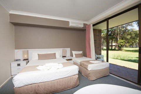 Island Palms Motor Inn - Tourism Gold Coast 5