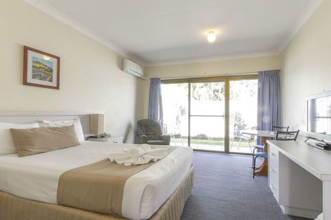 Island Palms Motor Inn - Tourism Gold Coast 6