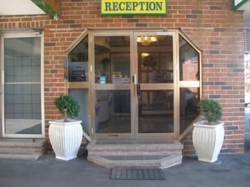 Mount Kuring-gai Motel - Gold Coast 2