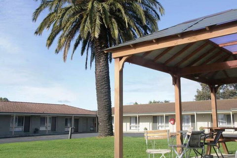 Golden Palms Motel - Tourism Gold Coast 3