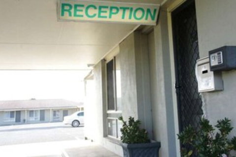 Golden Palms Motel - Tourism Gold Coast 0