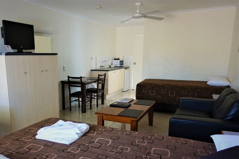 Pacific Palms Motor Inn - Tourism Gold Coast 4
