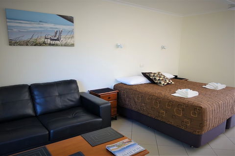 Pacific Palms Motor Inn - Tourism Gold Coast 3